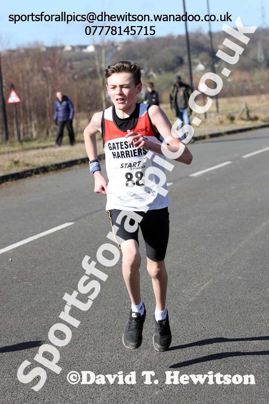 Under-13s boys and girls Elswick Harriers Good Friday Road Relays. Photo: David T. Hewitson/Sports for All Pics